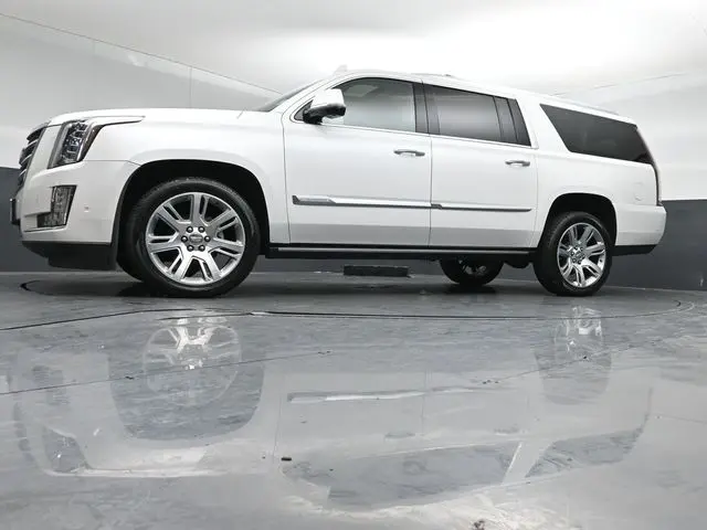 2018 Cadillac Escalade - $25,999