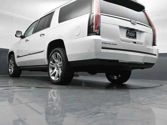 2018 Cadillac Escalade - $25,999