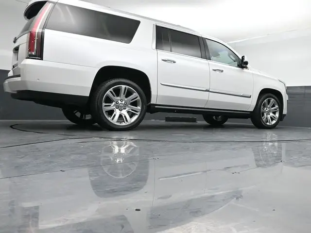 2018 Cadillac Escalade - $25,999