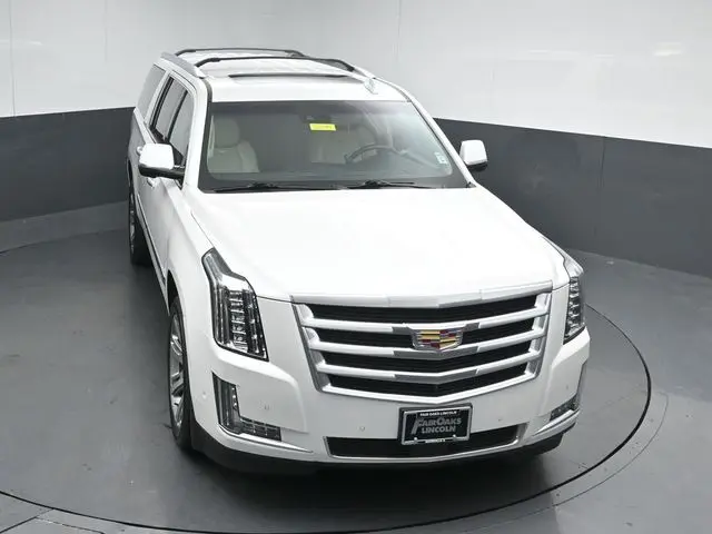 2018 Cadillac Escalade - $25,999