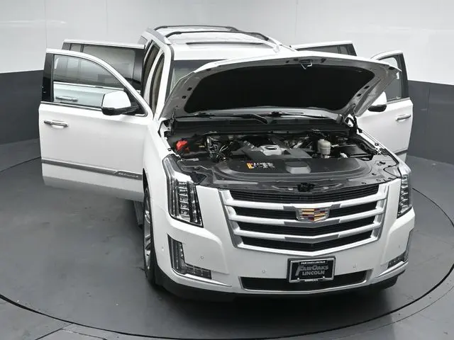 2018 Cadillac Escalade - $25,999