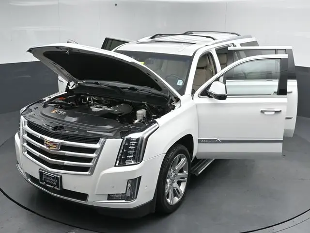 2018 Cadillac Escalade - $25,999