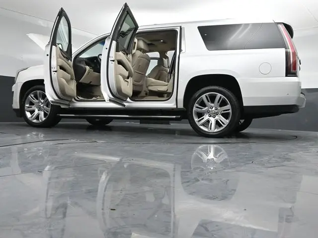 2018 Cadillac Escalade - $25,999