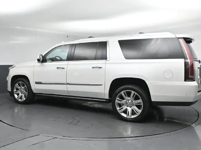2018 Cadillac Escalade - $25,750