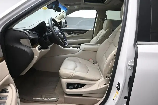 2018 Cadillac Escalade - $25,750