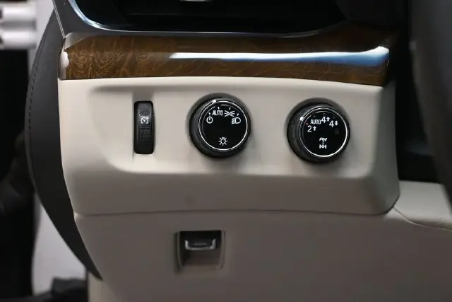 2018 Cadillac Escalade - $25,750