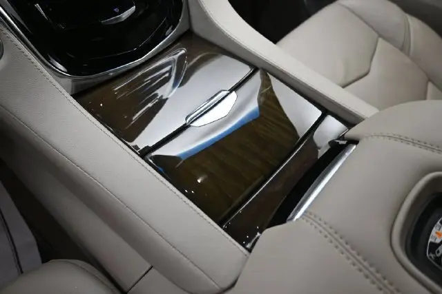 2018 Cadillac Escalade - $25,750