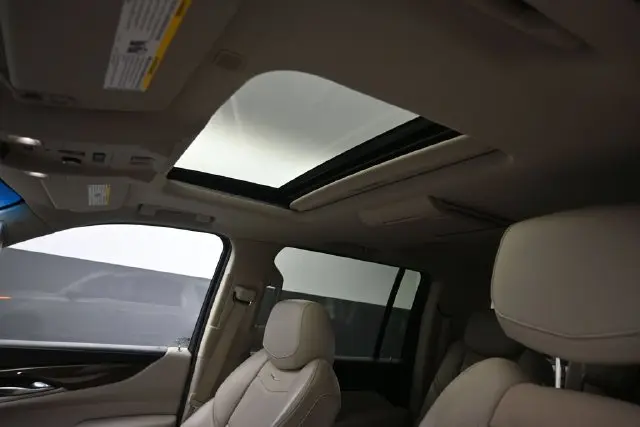 2018 Cadillac Escalade - $25,750