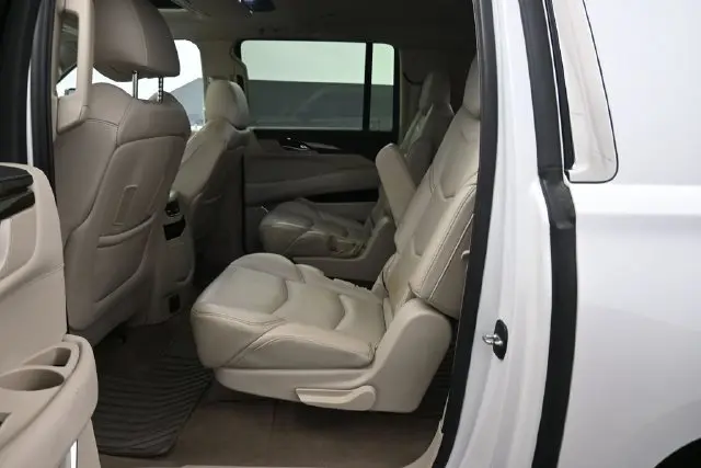 2018 Cadillac Escalade - $25,750