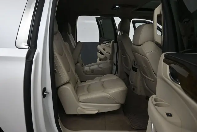 2018 Cadillac Escalade - $25,750