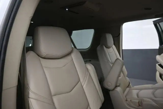 2018 Cadillac Escalade - $25,750