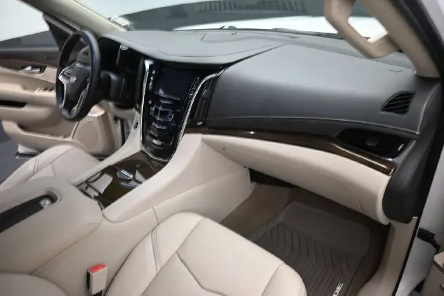 2018 Cadillac Escalade - $25,750