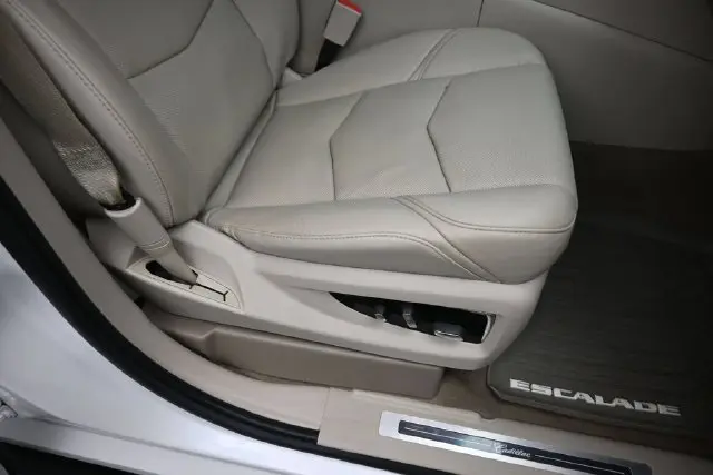 2018 Cadillac Escalade - $25,750