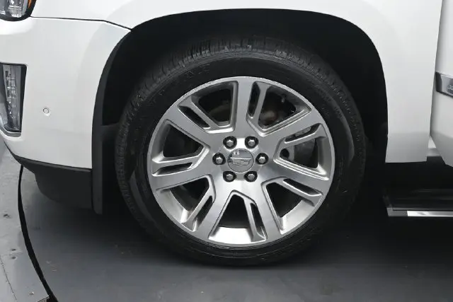 2018 Cadillac Escalade - $25,750
