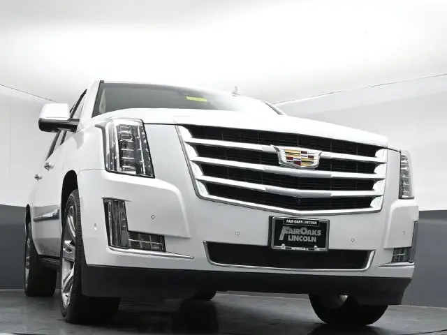 2018 Cadillac Escalade - $25,750