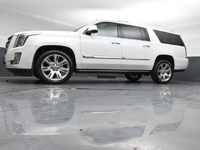 2018 Cadillac Escalade - $25,750