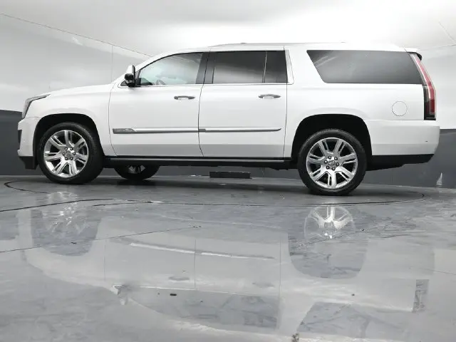 2018 Cadillac Escalade - $25,750