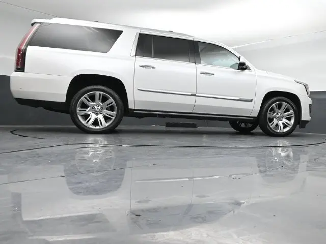 2018 Cadillac Escalade - $25,750