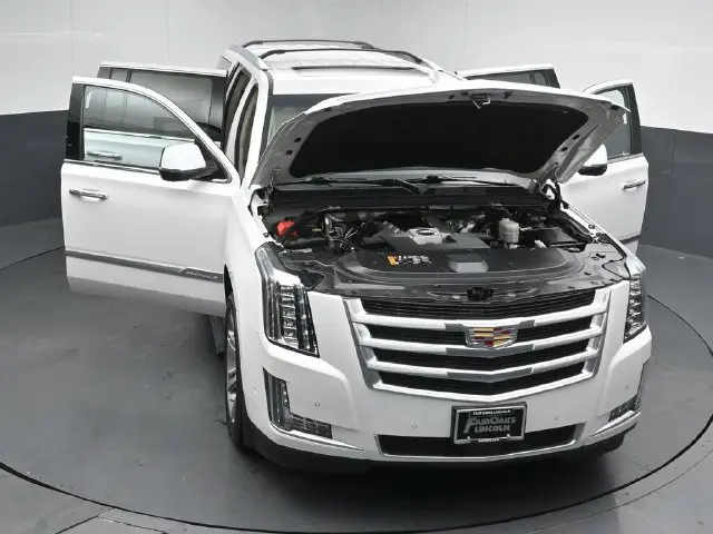 2018 Cadillac Escalade - $25,750