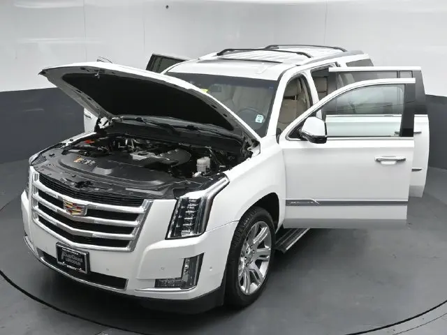 2018 Cadillac Escalade - $25,750