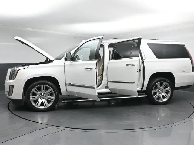 2018 Cadillac Escalade - $25,750