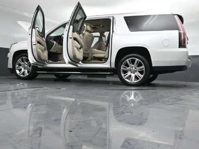 2018 Cadillac Escalade - $25,750