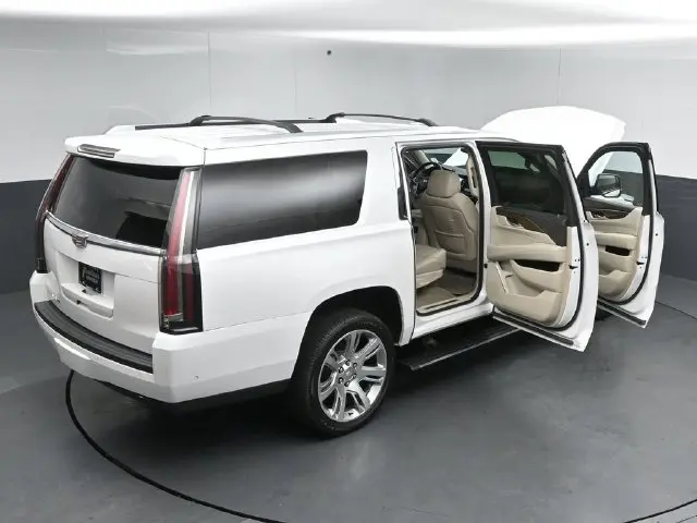 2018 Cadillac Escalade - $25,750