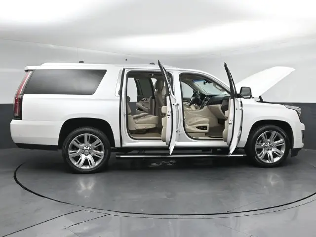 2018 Cadillac Escalade - $25,750