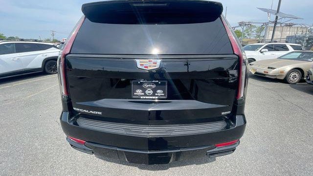 2023 Cadillac Escalade ESV Premium Luxury