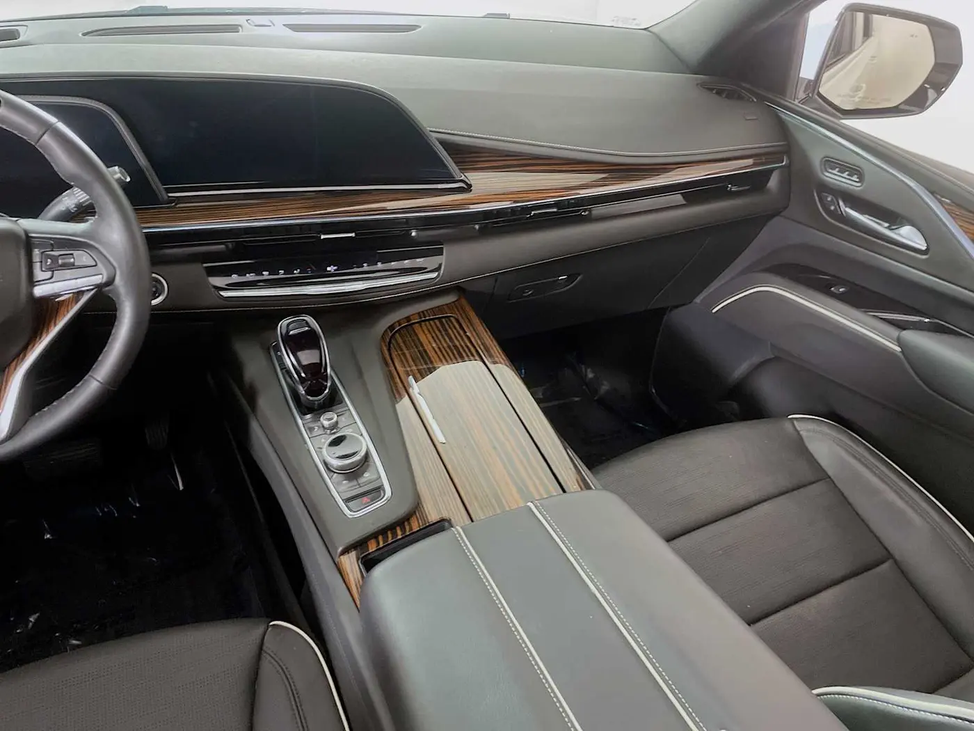 2024 Cadillac Escalade - $79,995