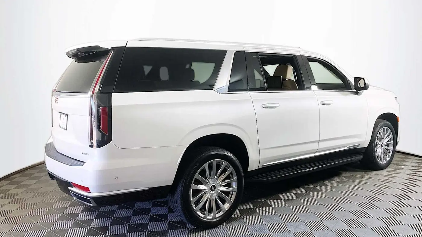 2022 Cadillac Escalade ESV Premium Luxury