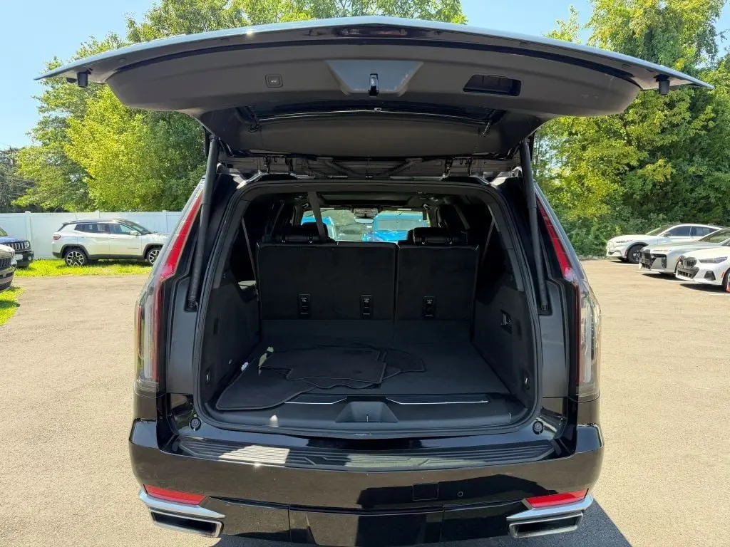 2024 Cadillac Escalade - $72,995