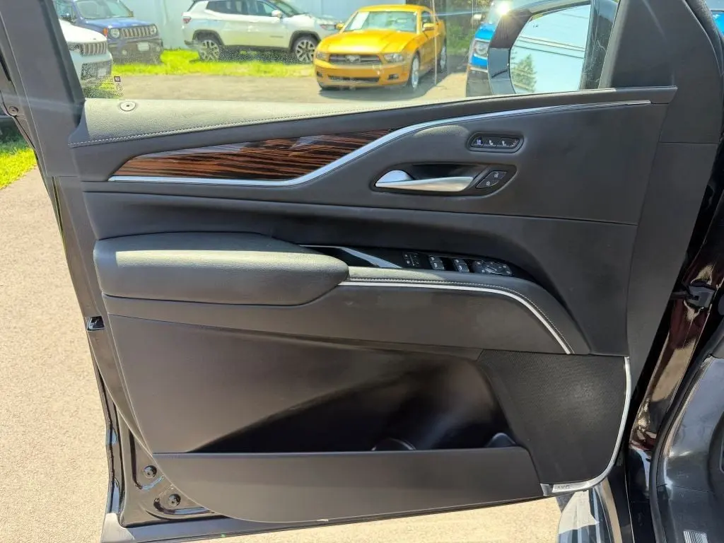 2024 Cadillac Escalade - $72,995