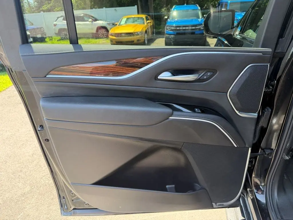 2024 Cadillac Escalade - $72,995