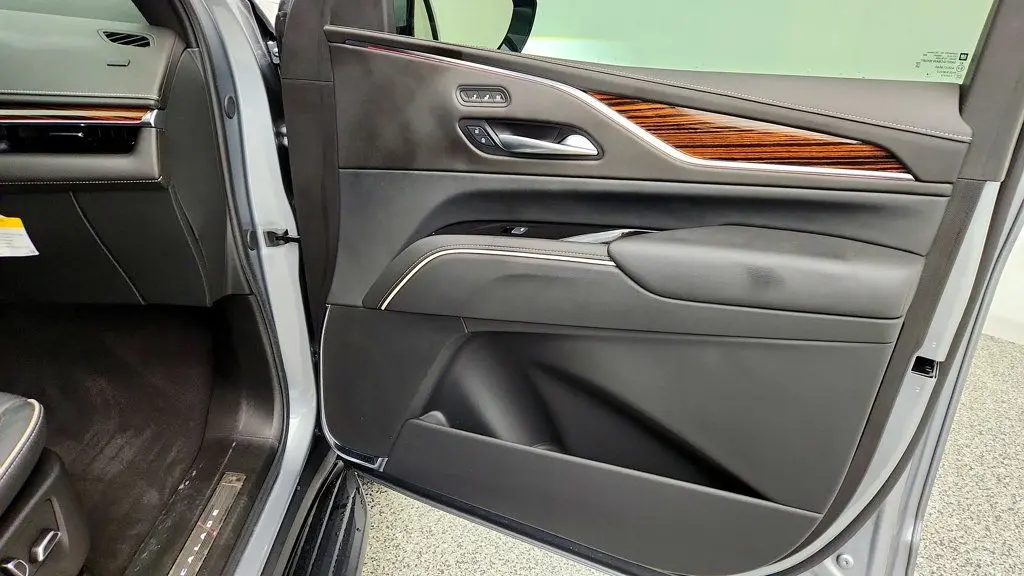 2024 Cadillac Escalade - $68,995