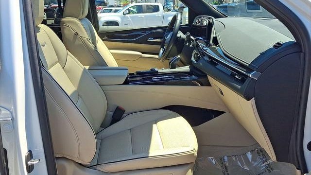 2024 Cadillac Escalade ESV Premium Luxury