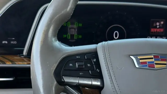 2023 Cadillac Escalade ESV Premium Luxury Platinum