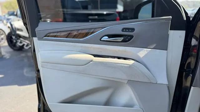 2023 Cadillac Escalade ESV Premium Luxury Platinum