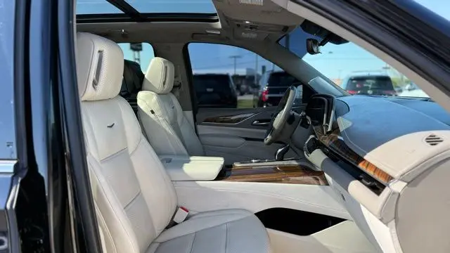 2023 Cadillac Escalade ESV Premium Luxury Platinum