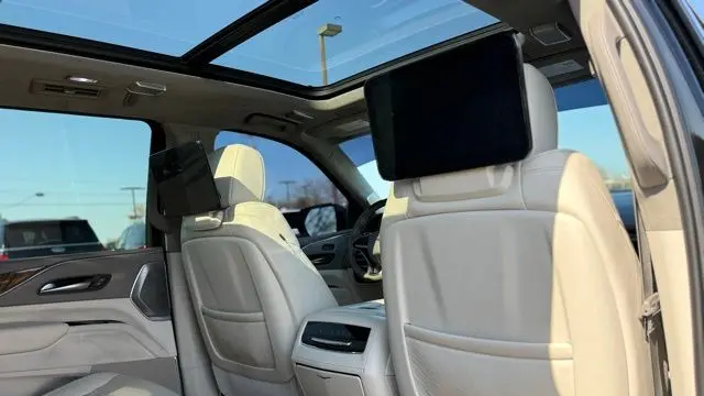 2023 Cadillac Escalade ESV Premium Luxury Platinum