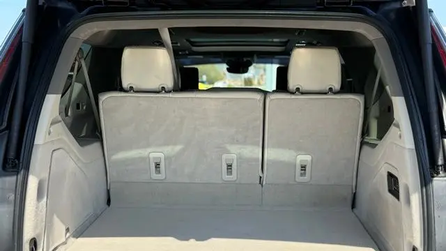 2023 Cadillac Escalade ESV Premium Luxury Platinum