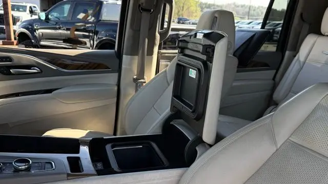 2023 Cadillac Escalade ESV Premium Luxury Platinum