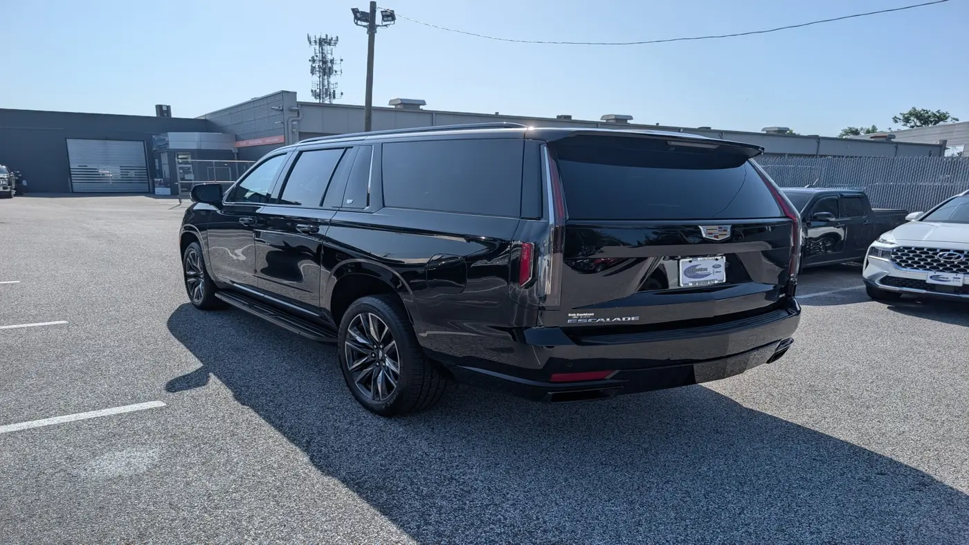 2022 Cadillac Escalade ESV Sport