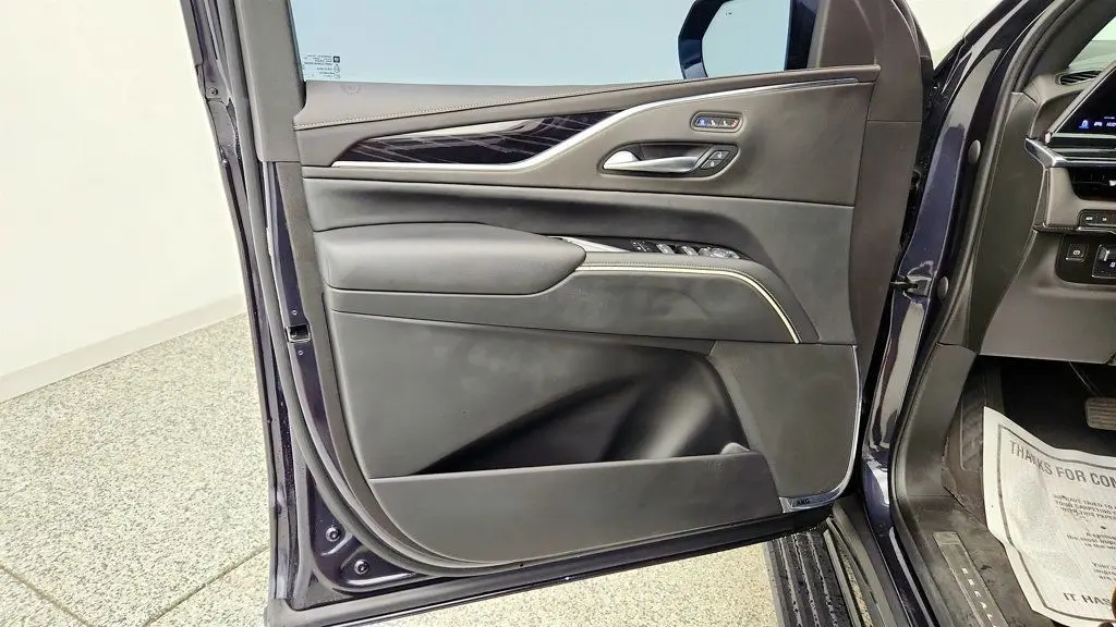 2023 Cadillac Escalade ESV Sport