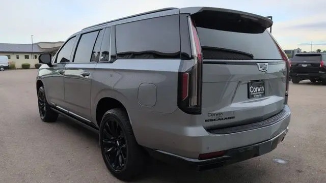 2023 Cadillac Escalade ESV Sport