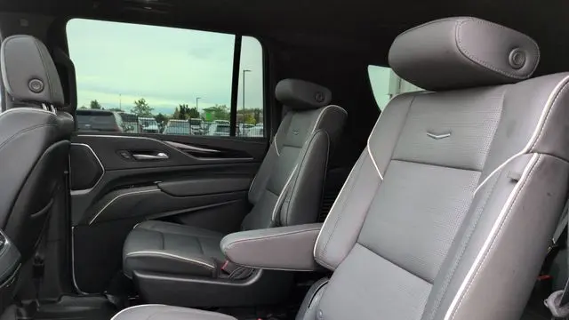 2023 Cadillac Escalade ESV Sport
