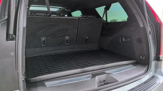 2023 Cadillac Escalade ESV Sport