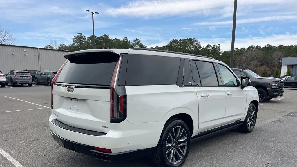 2023 Cadillac Escalade ESV Sport Platinum