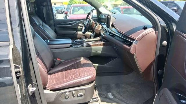 2023 Cadillac Escalade ESV Sport Platinum