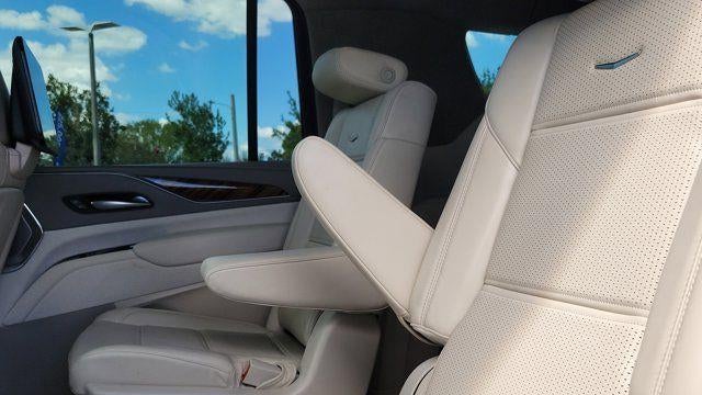 2023 Cadillac Escalade ESV Sport Platinum